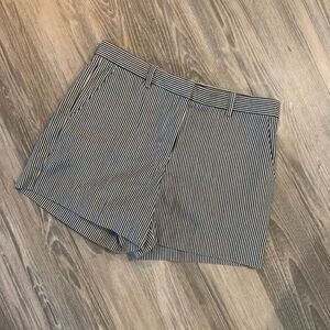 GAP navy and white stripes shorts size 6